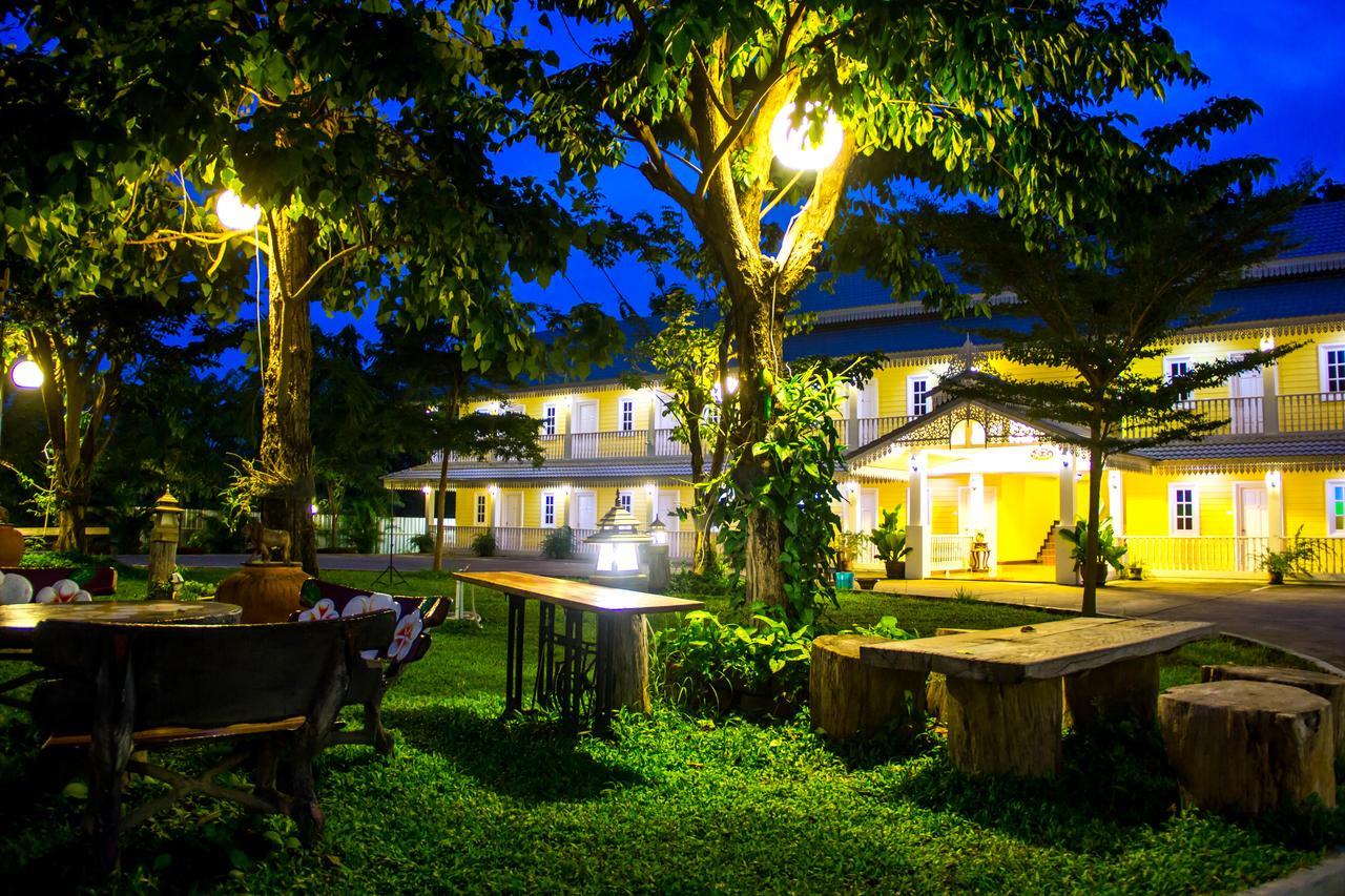 Raiwin Buri Resort Phrae Buitenkant foto