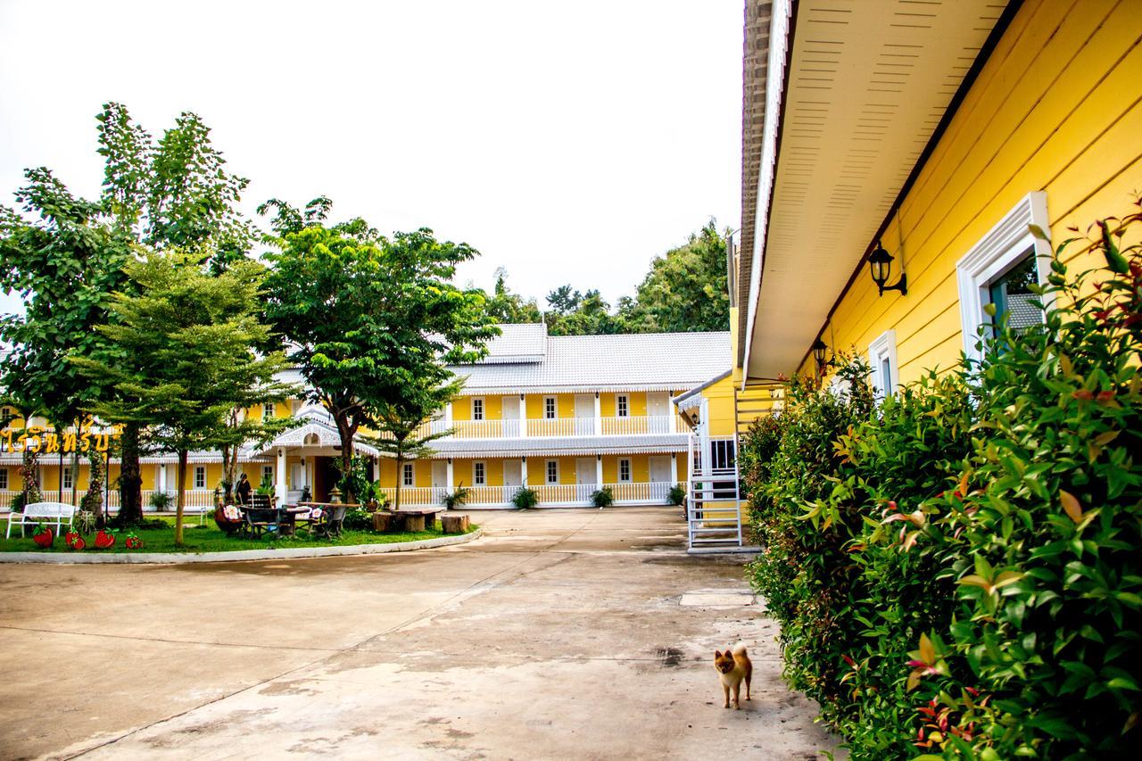 Raiwin Buri Resort Phrae Buitenkant foto