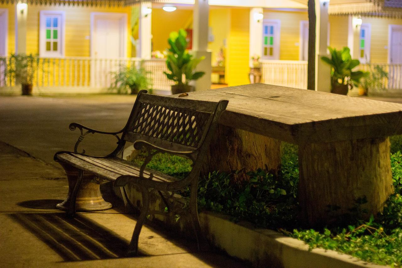 Raiwin Buri Resort Phrae Buitenkant foto
